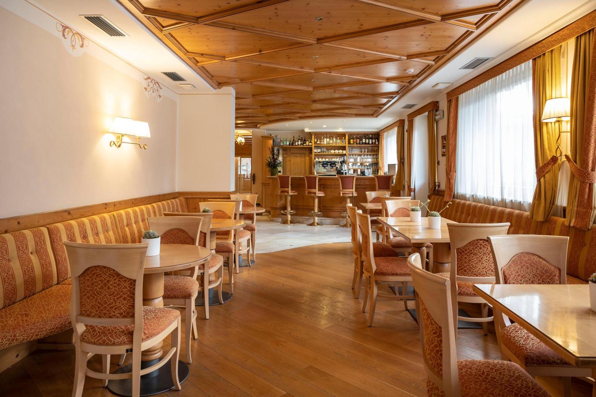 Beverly Alps Hotel & Spa Pinzolo Eksteriør bilde