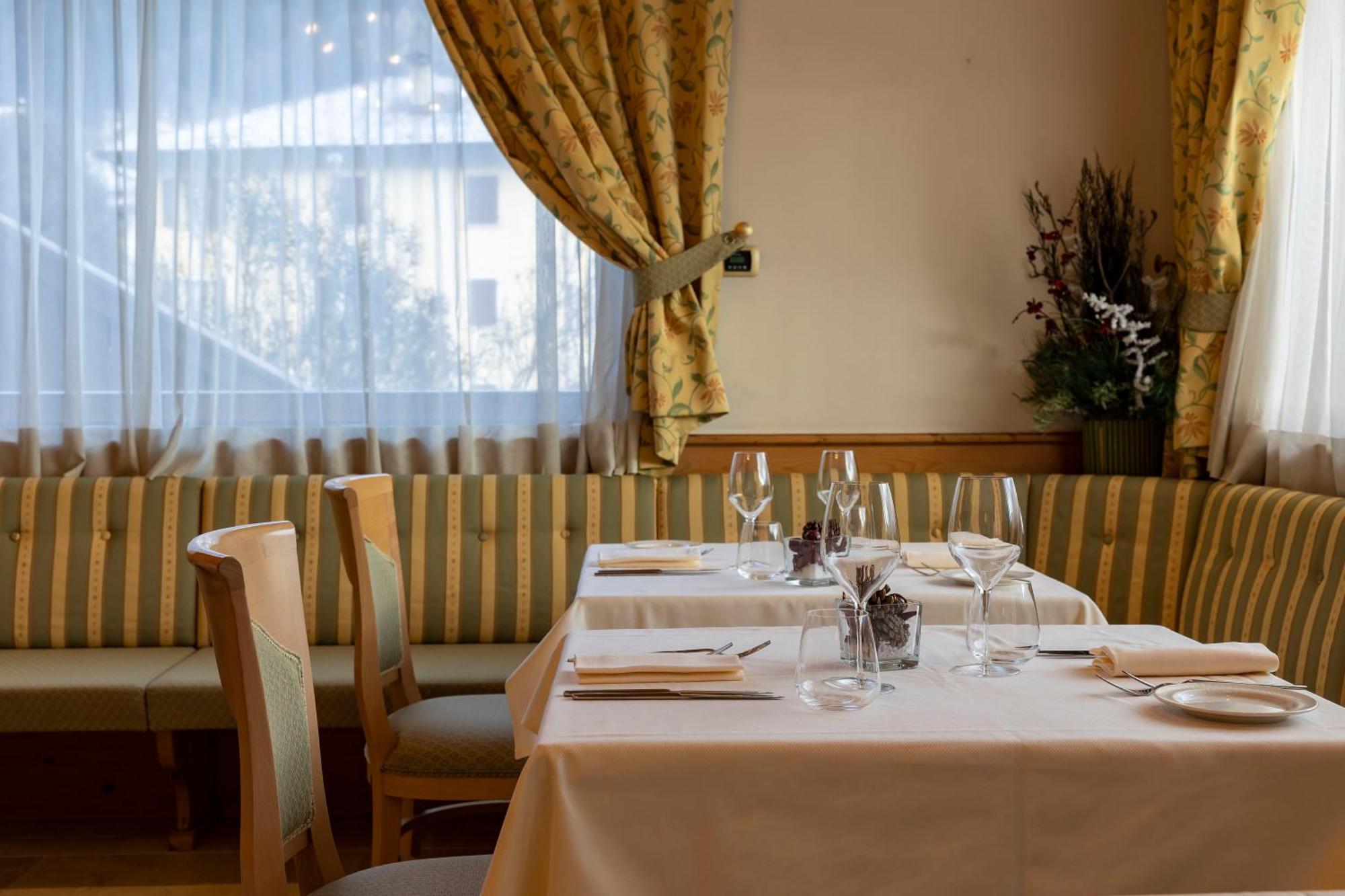 Beverly Alps Hotel & Spa Pinzolo Eksteriør bilde