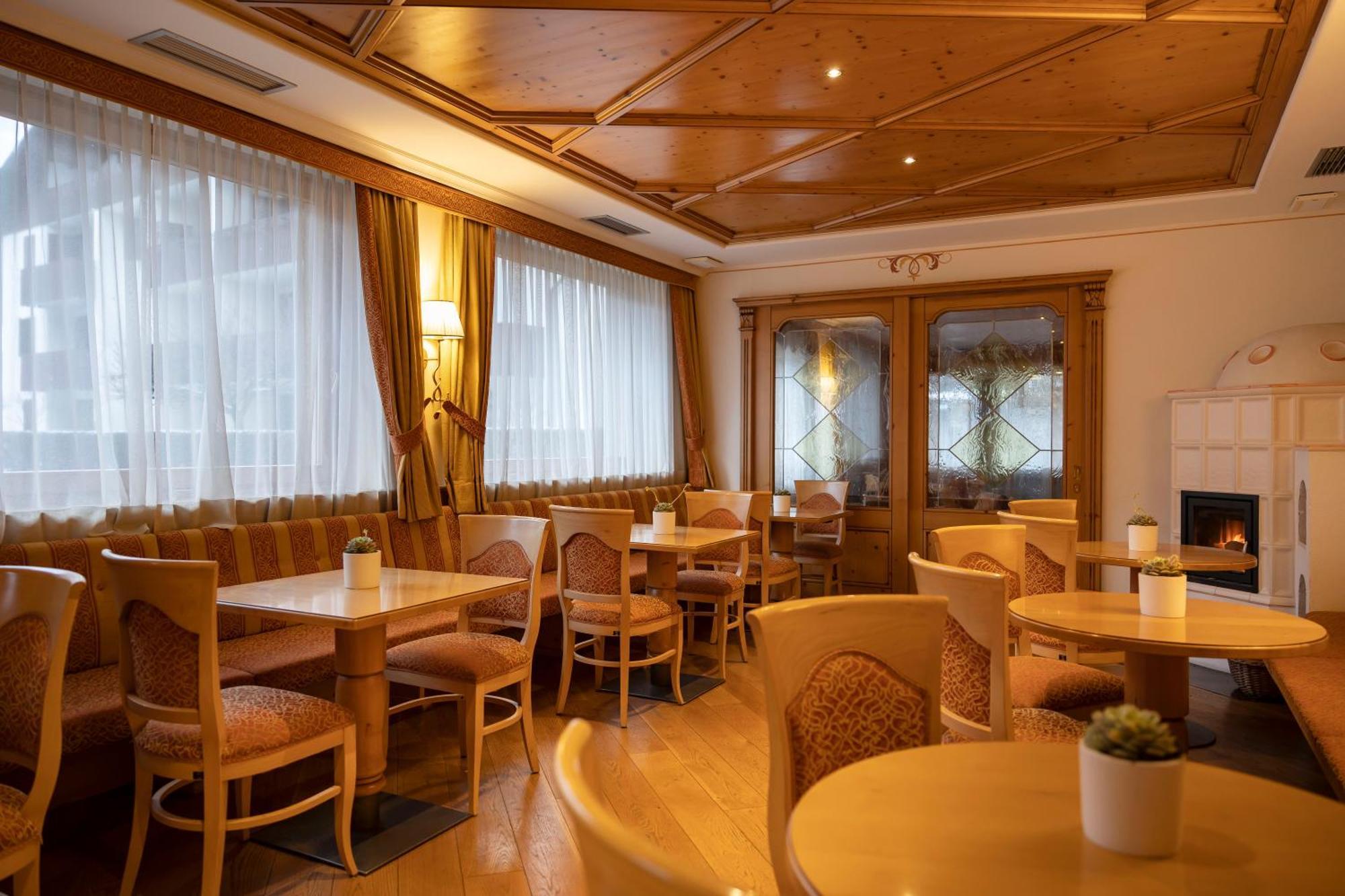 Beverly Alps Hotel & Spa Pinzolo Eksteriør bilde