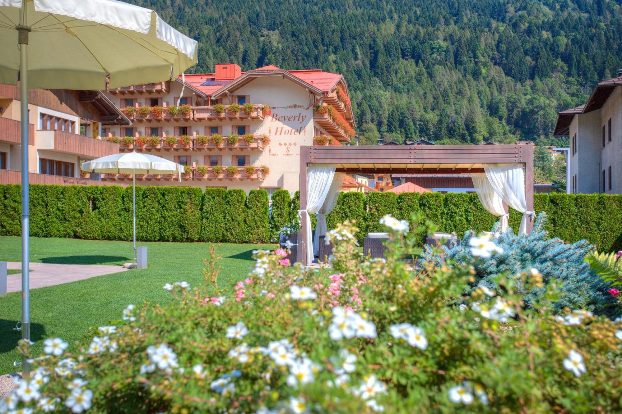 Beverly Alps Hotel & Spa Pinzolo Eksteriør bilde