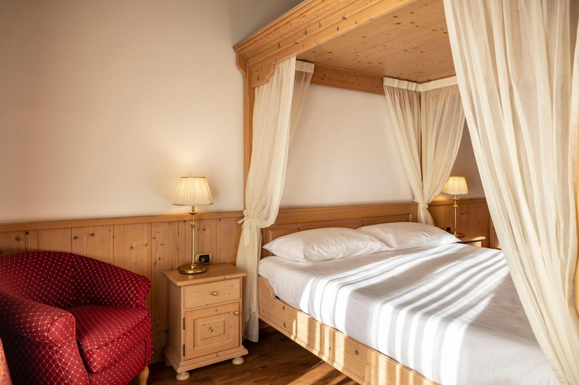 Beverly Alps Hotel & Spa Pinzolo Eksteriør bilde