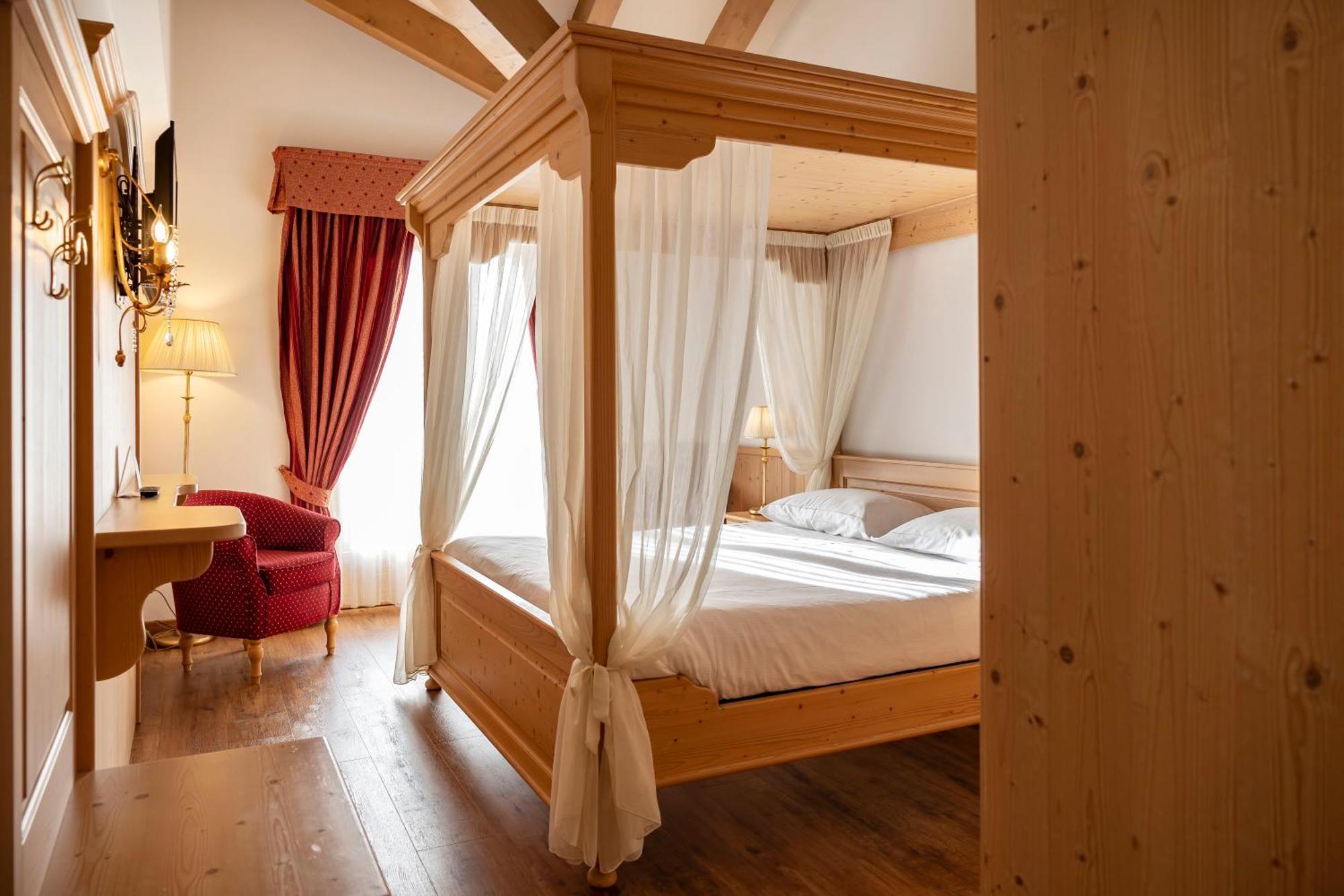 Beverly Alps Hotel & Spa Pinzolo Eksteriør bilde