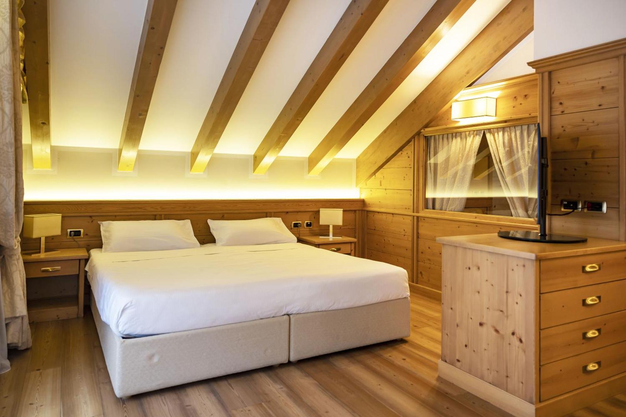 Beverly Alps Hotel & Spa Pinzolo Eksteriør bilde
