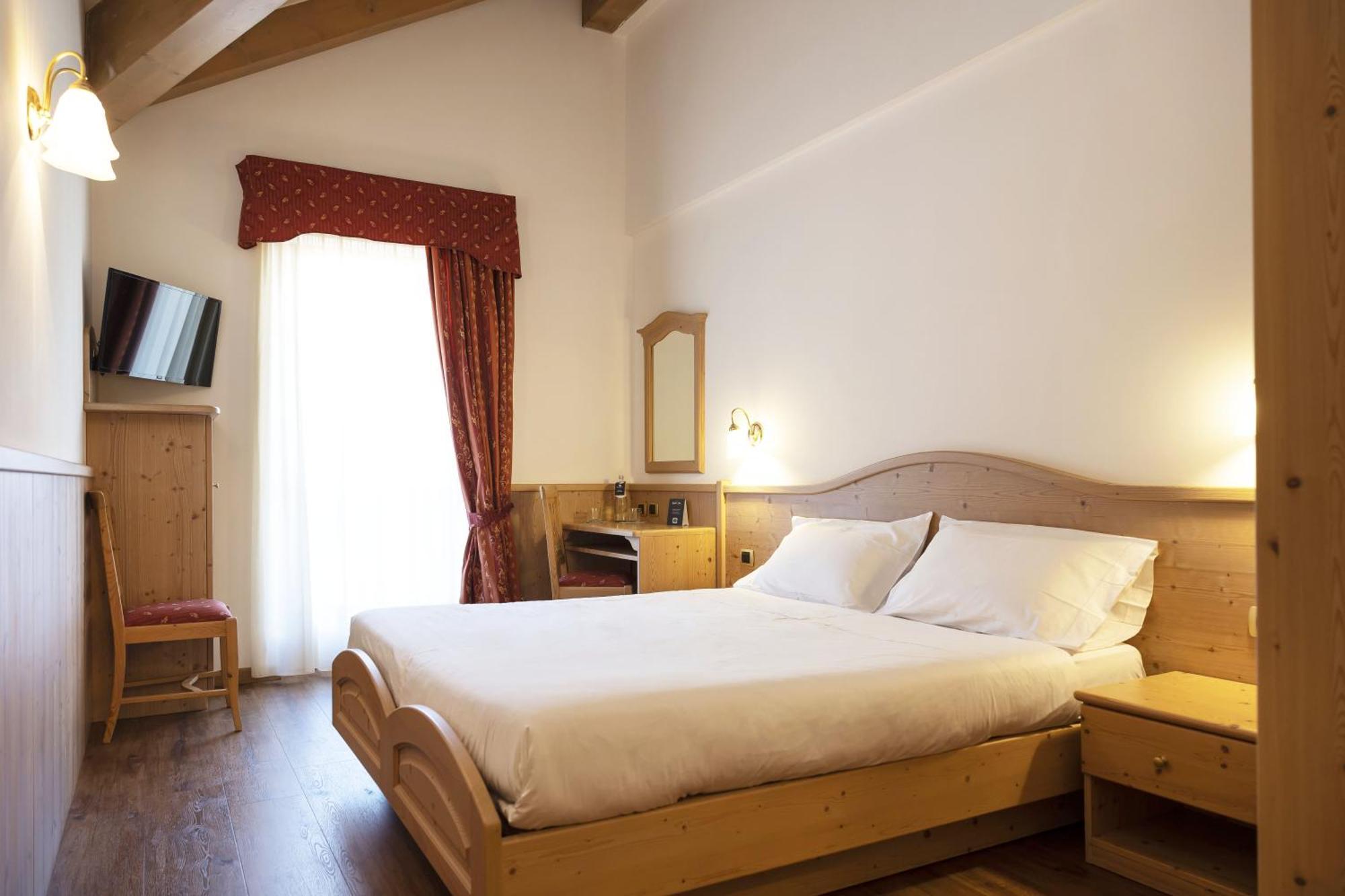 Beverly Alps Hotel & Spa Pinzolo Eksteriør bilde
